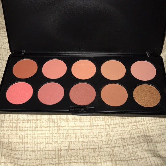 BH Cosmetics Other - BH cosmetics blush palette